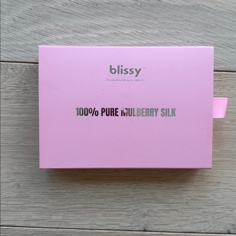 Blissy Junior Bubblegum Pink Silk Pillowcase (20x26) - Picture 3 of 3